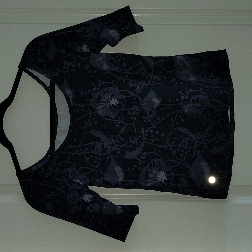 Lululemon top - Picture 2 of 3